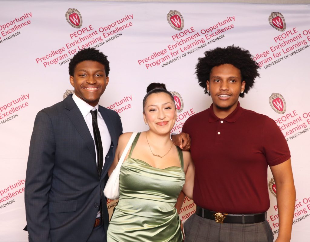 PEOPLE scholars in photo booth